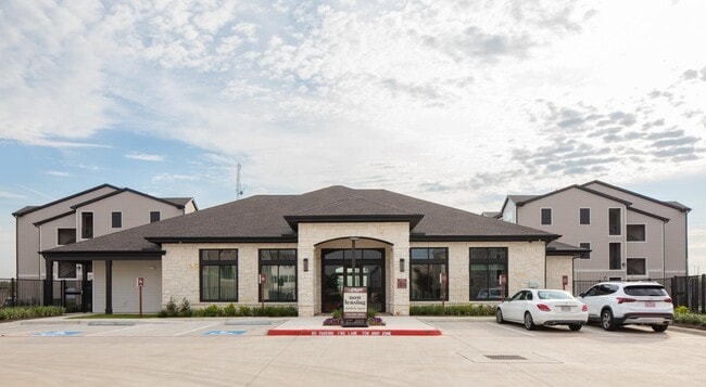 Primary Photo - 12111 S Main St