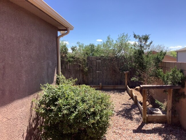 Building Photo - 3744 Lonesome Ridge St NE