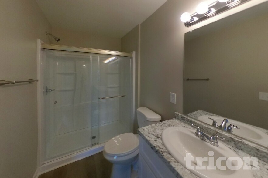 Building Photo - 120 Castlebrook Dr