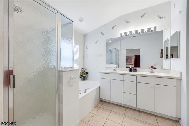 Building Photo - 14823 Calusa Palms Dr