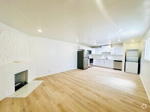 Building Photo - Modern Style Renovated 2 Bedroom with Wash...