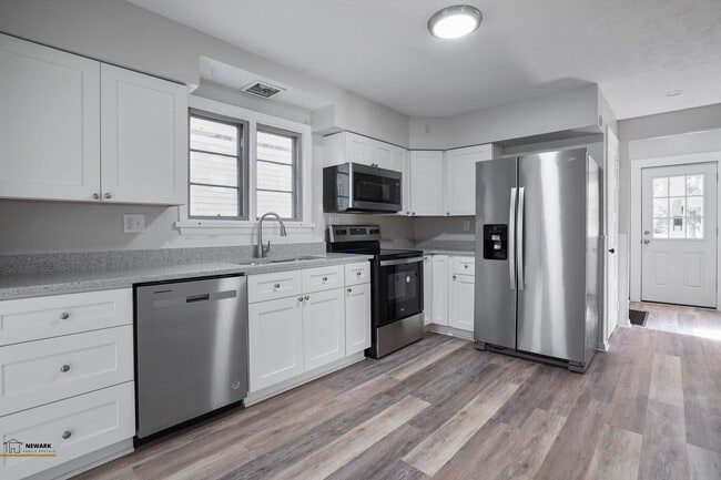 Building Photo - Spacious 3 Bed, 2 Bath in Newark - Move-In Ready