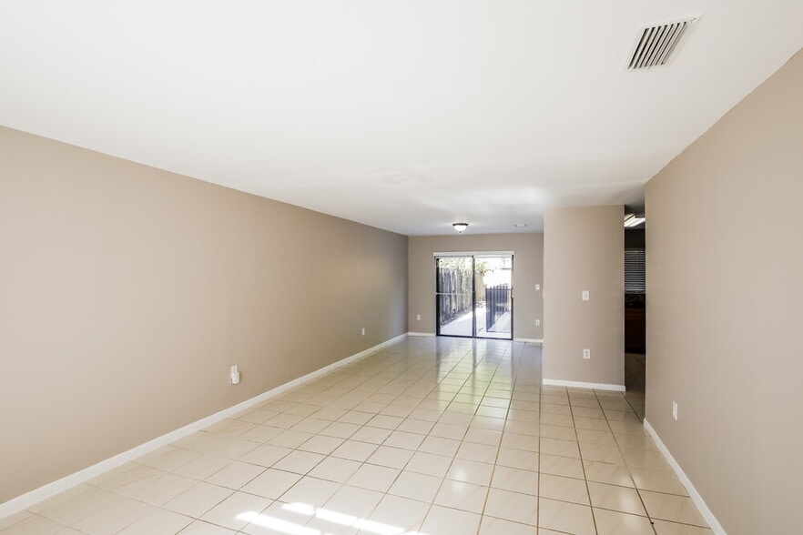 Building Photo - 10445 SW 158th Pl