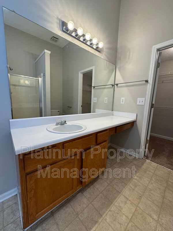 Building Photo - 2262 Charleston Pointe SE