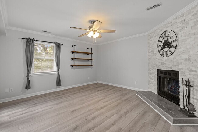 Building Photo - 849 Baldwin Ave