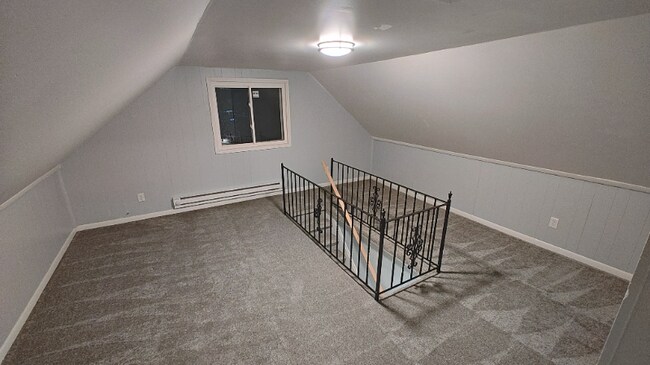Building Photo - 955 W Linden Ave