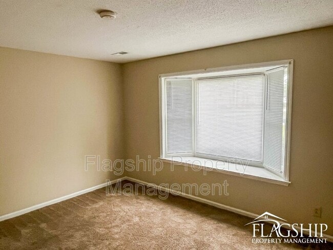 Building Photo - 3412-D N Walnut St