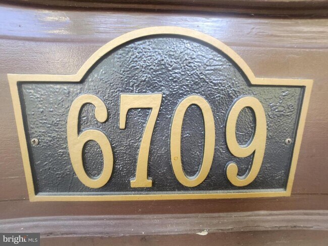 Building Photo - 6709 N 6th St