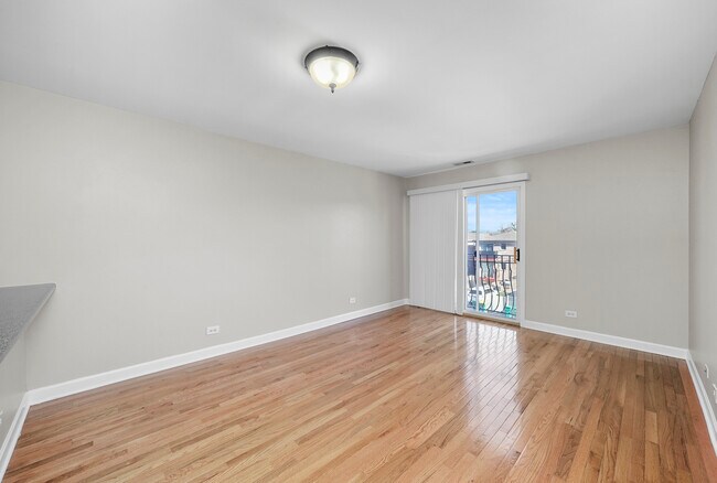Building Photo - 3423 Ridgeland-303