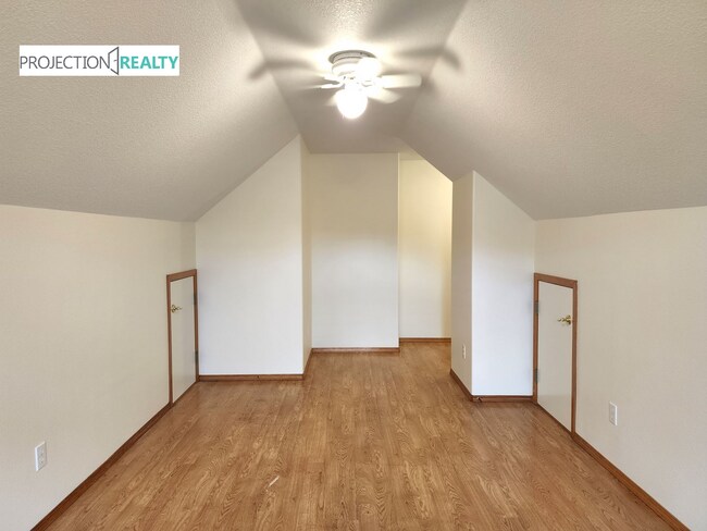 Building Photo - 33994-33997 7 Oaks Dr