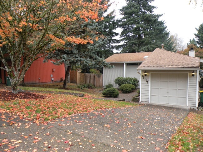 Building Photo - 15177 SW Barcelona Way