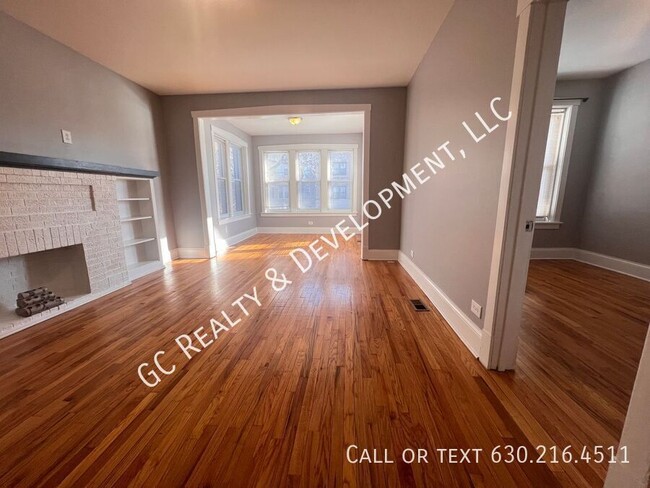 Building Photo - *** ALBANY PARK / 4 BEDROOM - 2 BATH / ONS...