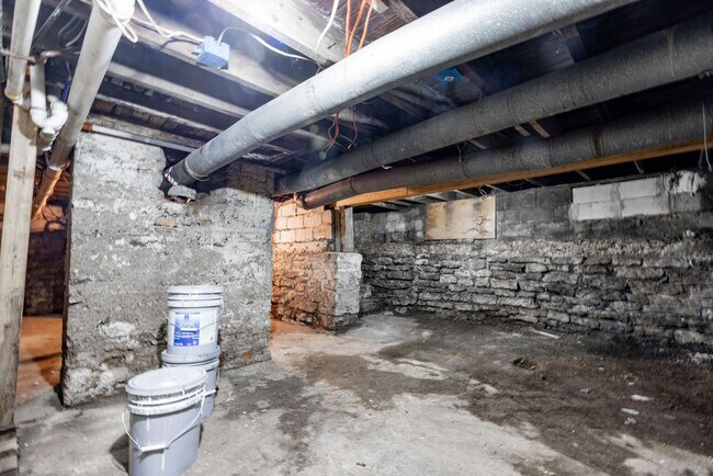 Building Photo - 358 St Clair Ave