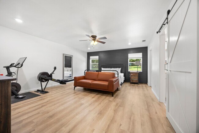 Building Photo - 921 Indian Trail Dr