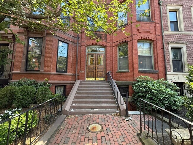 Building Photo - 178 Marlborough St