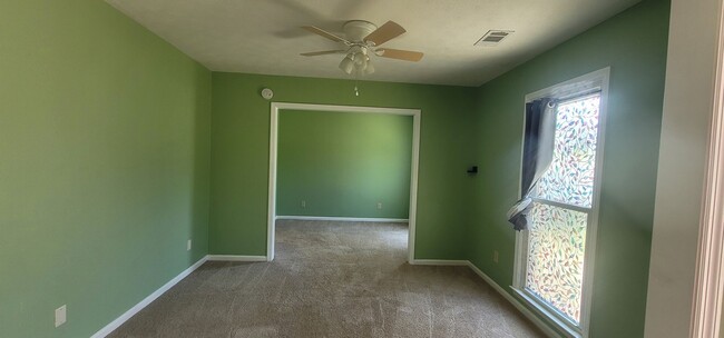 Building Photo - 798 Omega Dr