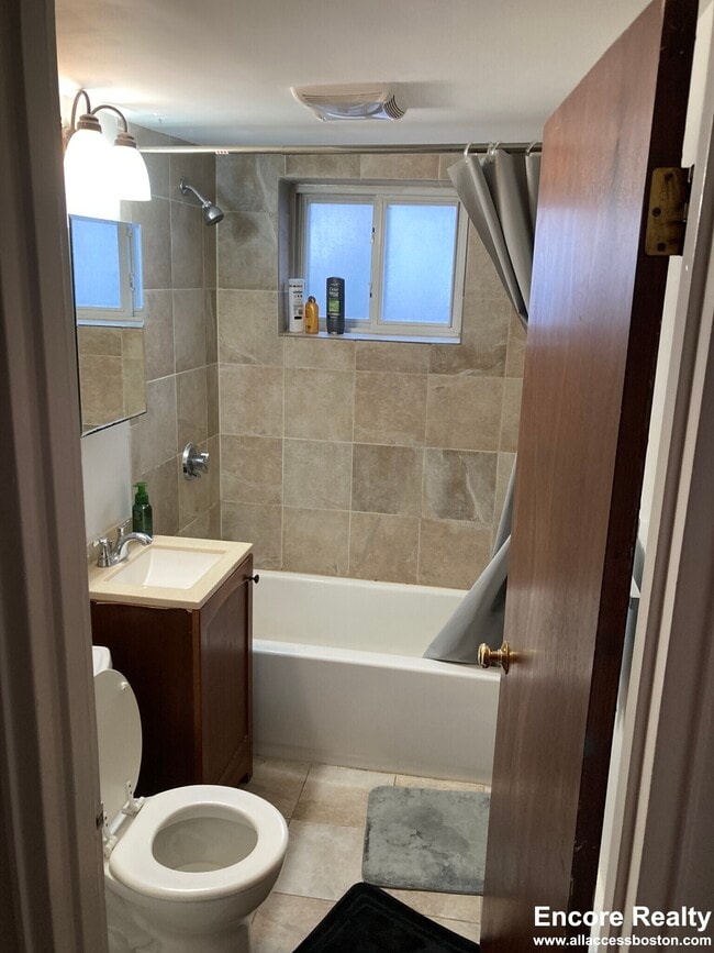 Building Photo - 61 Selkirk Rd