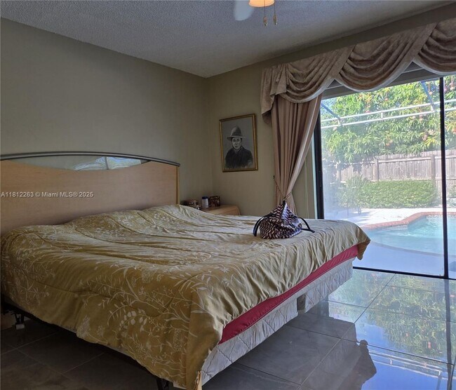 Building Photo - 10625 SW 127th Pl