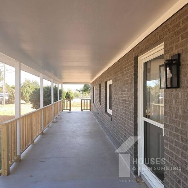 Building Photo - 102 Pierce Cook Rd