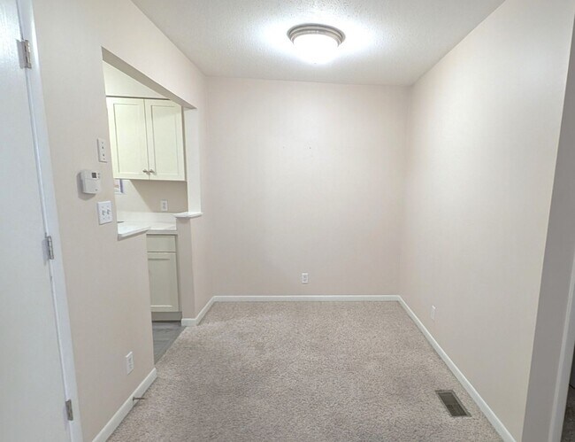 Building Photo - 17554 Parkwood Dr