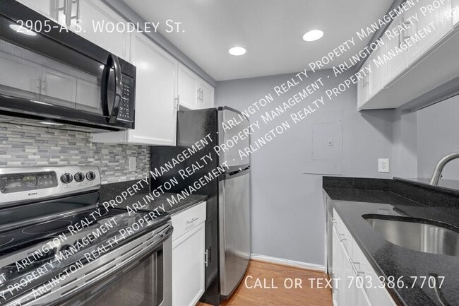 Building Photo - 2905-A S Woodley St