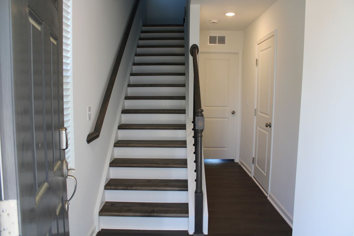 Building Photo - 3601 Elm Grv Ln