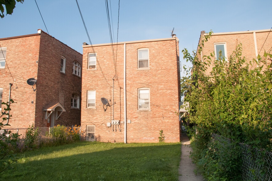 Back of Building - 1630 Oak Park Ave