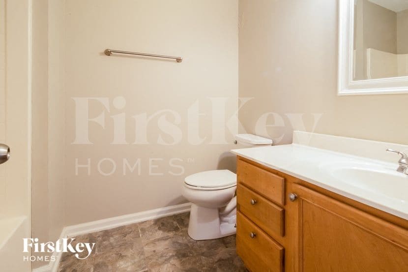 Building Photo - 528 Beverly Dr