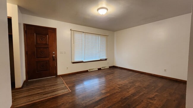 Building Photo - 2421 Adler Cir