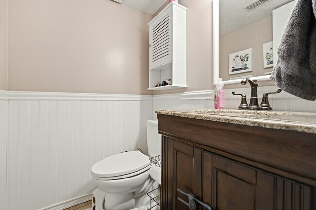 Building Photo - 913 S 1213 E