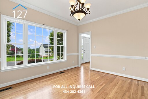 Building Photo - Comfortable & Stunning 4-Bedroom House in Prime Forest Location!