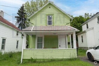 Building Photo - Cozy 3 Bed 2 Bath Single Family