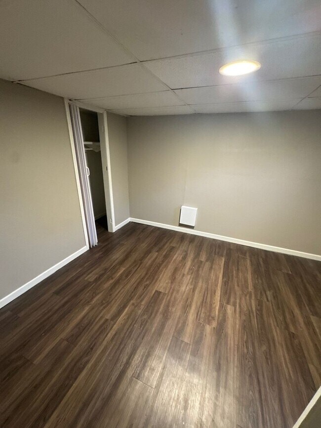 Building Photo - AVAILABLE NOW!! Oak Grove 3 Bed 2 Car garage!