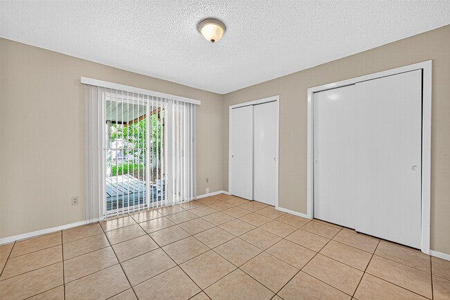 Building Photo - 7407 Alegria Dr