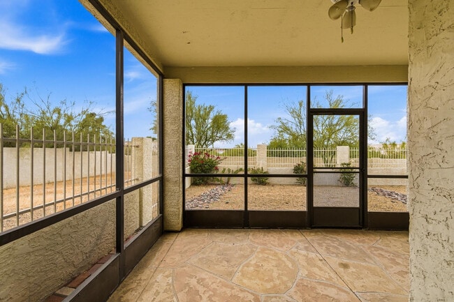 Building Photo - 17422 Flat Rock Dr