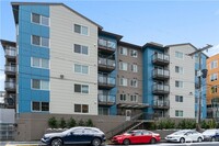 Building Photo - Charming 1 Bed 1 Bath Condo on Capitol Hil...