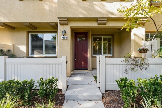 Building Photo - 1460 Mockingbird Ct