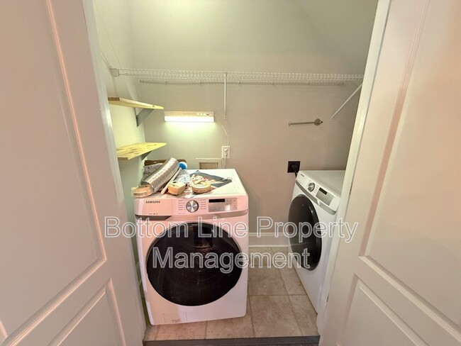 Building Photo - 5200 Craftsman Ridge Dr