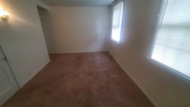 Building Photo - 13 Riley Manor Cir