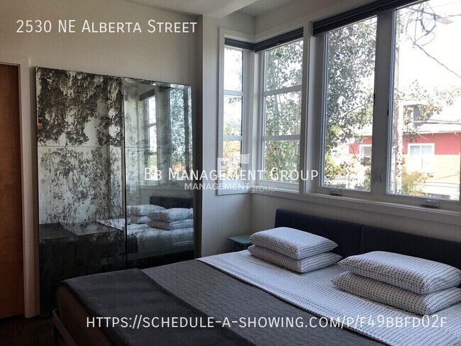 Building Photo - 2530 NE Alberta St