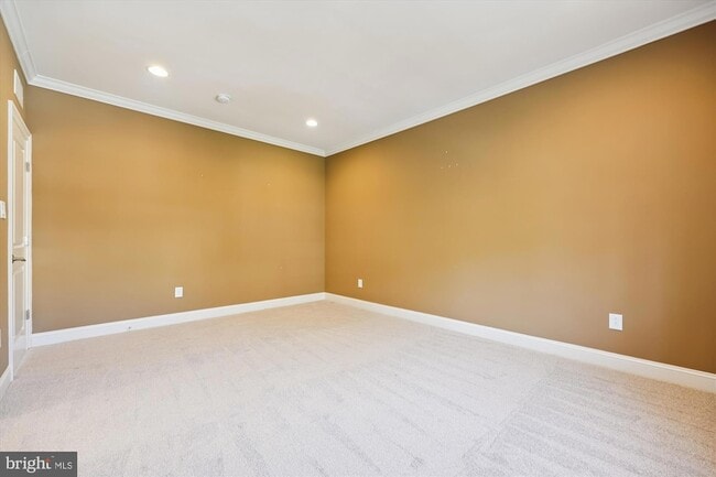 Building Photo - 448 Salk Cir