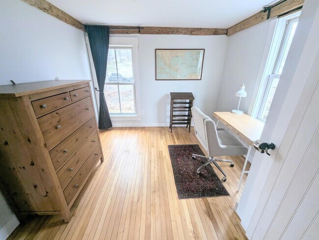 Building Photo - 33 Old Cemetery Rd