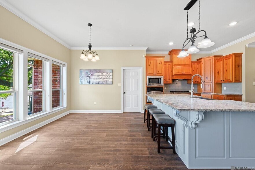 Building Photo - 12066 River Highlands Dr