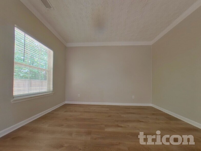 Building Photo - 411 Clearstream Ln