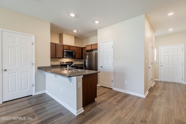 Building Photo - 9833 Fiddleback Ln