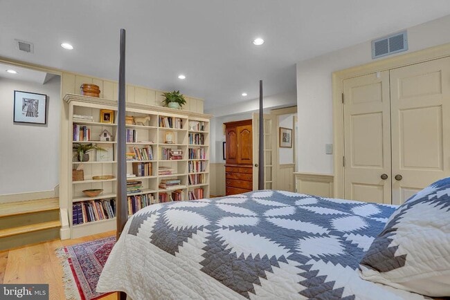 Building Photo - 13237 Creagerstown Rd