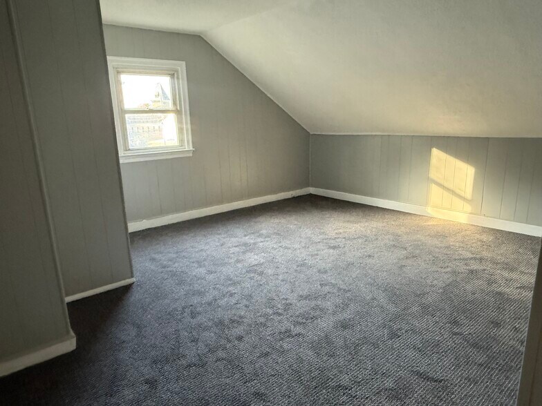 Building Photo - 227 Providence St