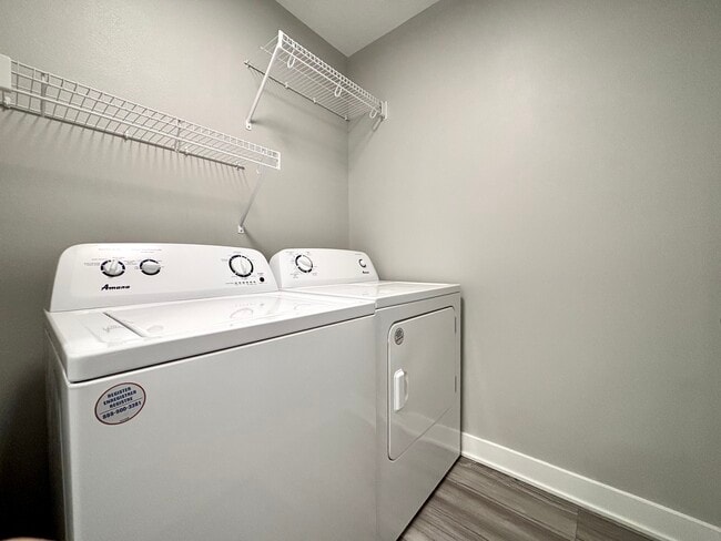 Building Photo - 1502 NE Savana Dr