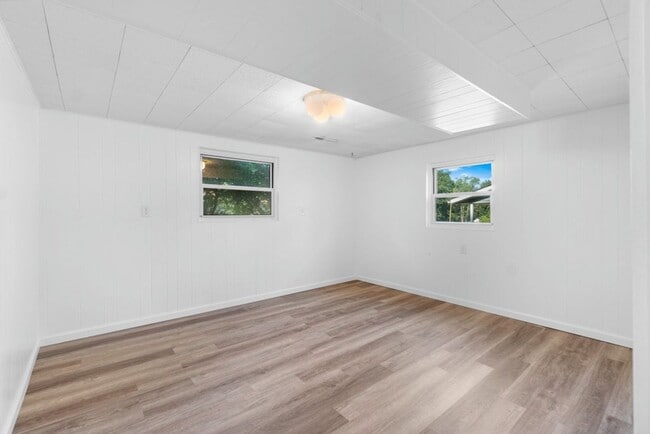 Building Photo - Beautiful House in Cape