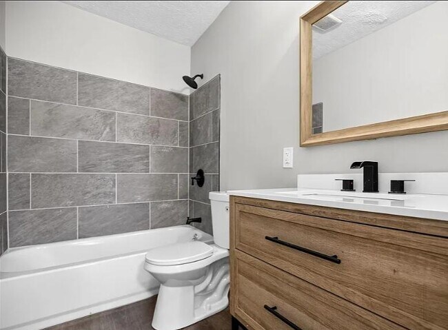 Building Photo - 9509 Pratt Ave